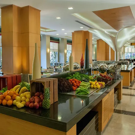 Radisson Blu & 5*