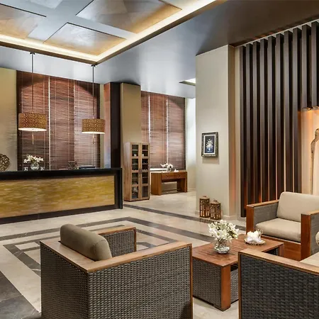 Radisson Blu & Θέρετρο 5*