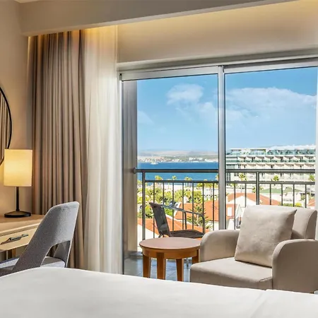 Semesteranläggning (resort) Radisson Blu & 5*