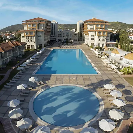 Radisson Blu & Θέρετρο 5*