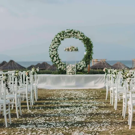 Radisson Blu & Θέρετρο Çeşme