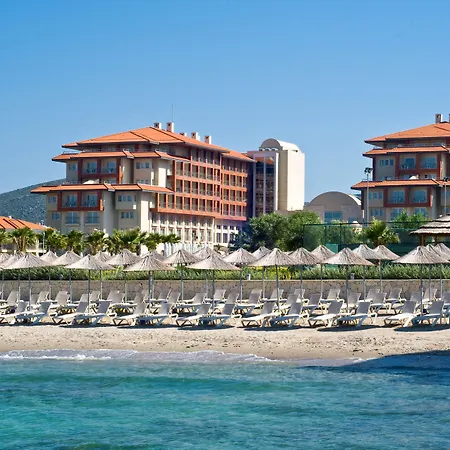 Курортный комплекс Radisson Blu & 5*