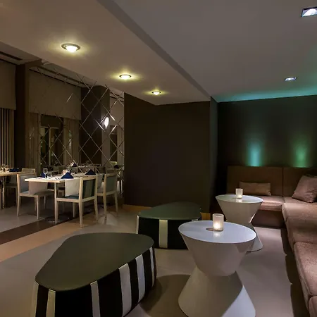 Radisson Blu & Θέρετρο 5*