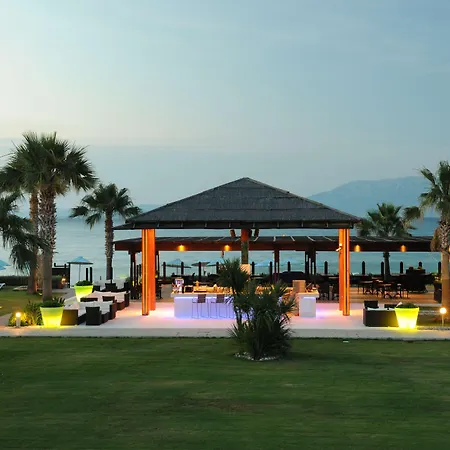 Radisson Blu & 5*